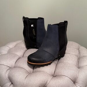 NWT Sorel Navy Ankle Boots
